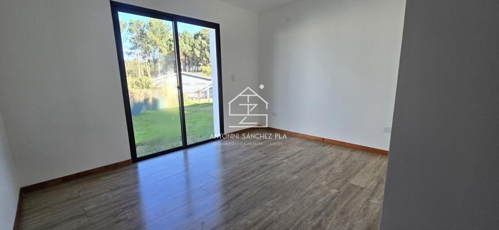 Oportunidad en construccion, casa de 3 dormitorios en Parqu