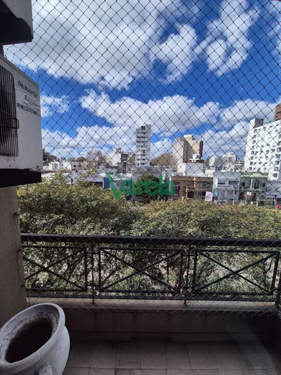Venta apartamento Tres Cruces, 3 dormitorios, 2