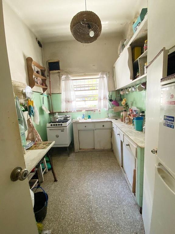 Venta casa de 4 dormitorios, amplio garage y patio en Pocit