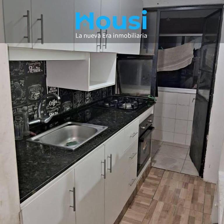 Apartamento en venta 3 dormitorios, cochera y patio, piedra