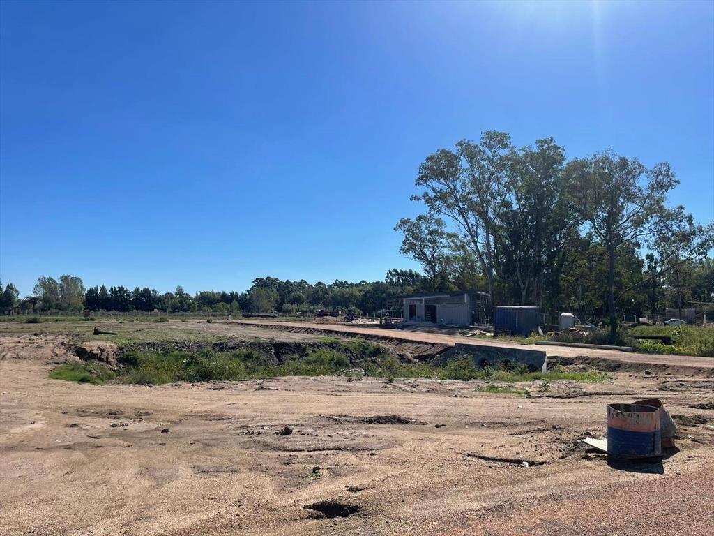 Venta de terreno en ACRES de los Horneros