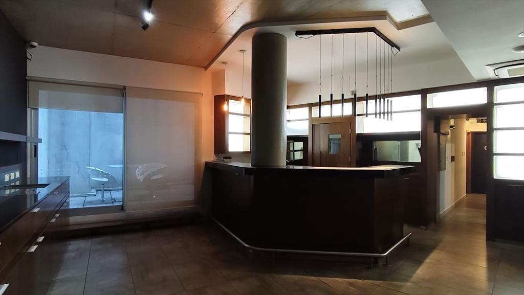 VENTA-exclusivo local comercial 160m2-PTA CARRETAS