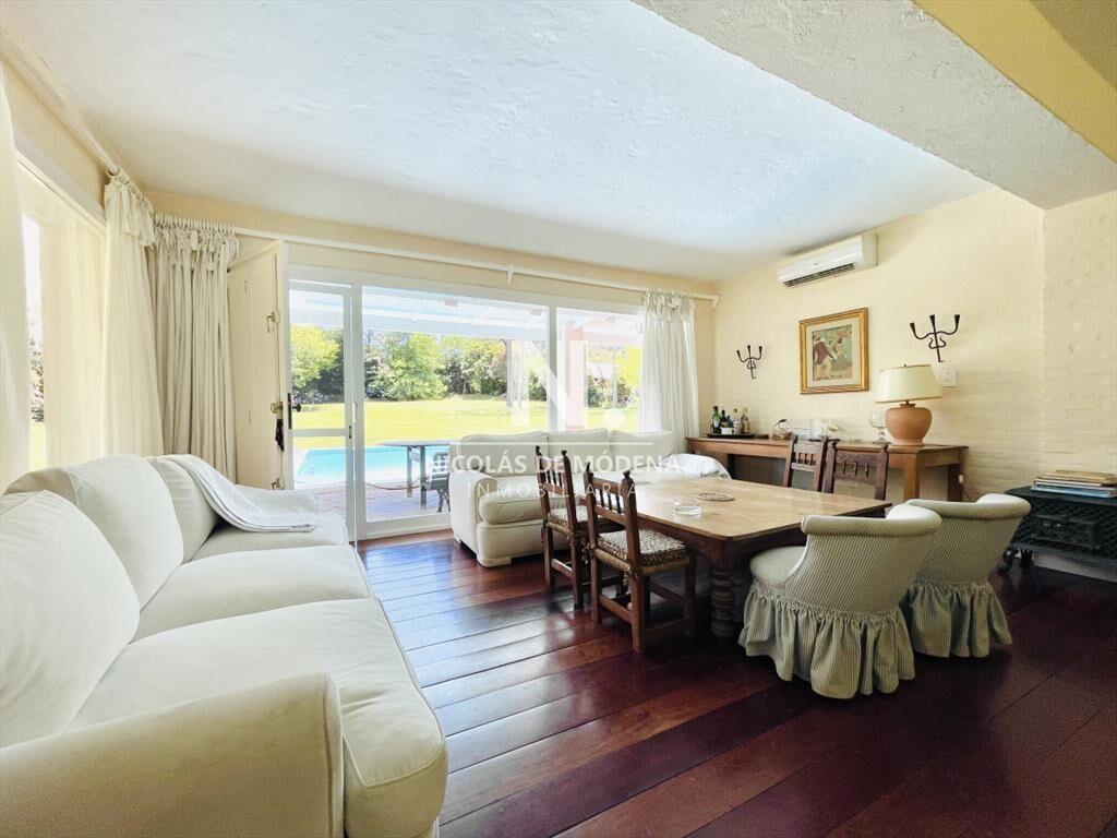 Casa de 4 Dormitorios en Playa Brava, Punta del