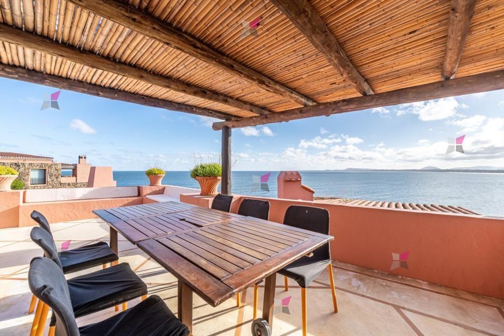 VENTA DE APARTAMENTO DE 4 DORMITORIOS EN PUNTA BALLENA PUNT