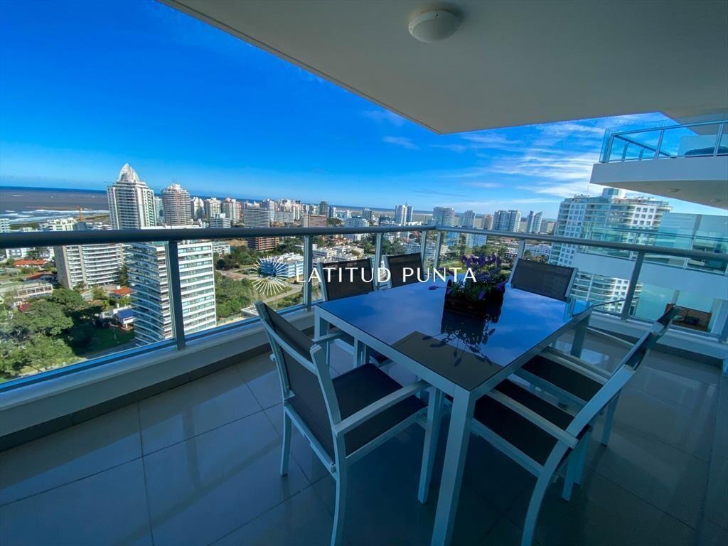 Apartamento de 3 dormitorios, en alquiler de 2024