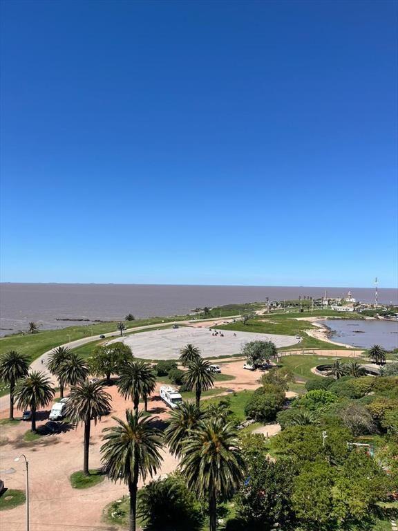 Gran apartamento con Vista al Mar en Rambla Gandhi!