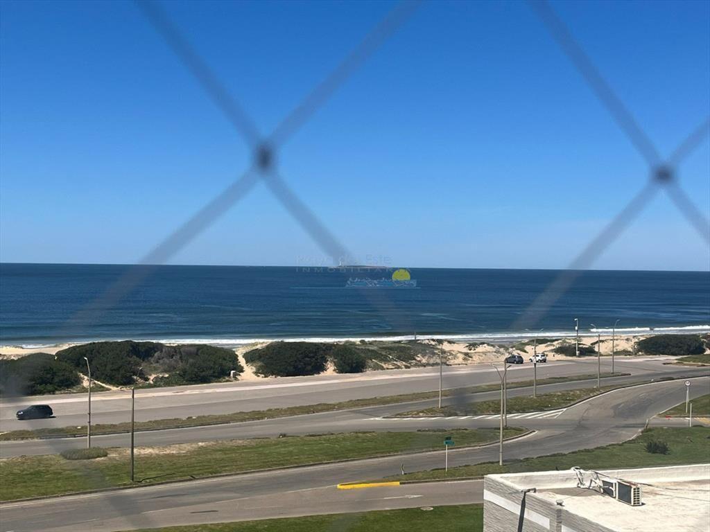 Apartamento en Alquiler de 3 dormitorios en Punta