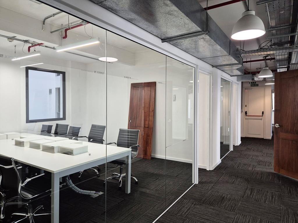 - ALQUILER - OFICINA PRIVADA - COWORK - PLAZA INDEPENDENCIA