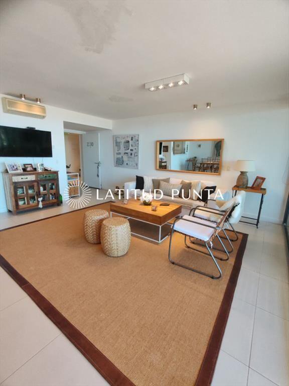 Apartamento 2 dormitorios en suite. Punta Ballena