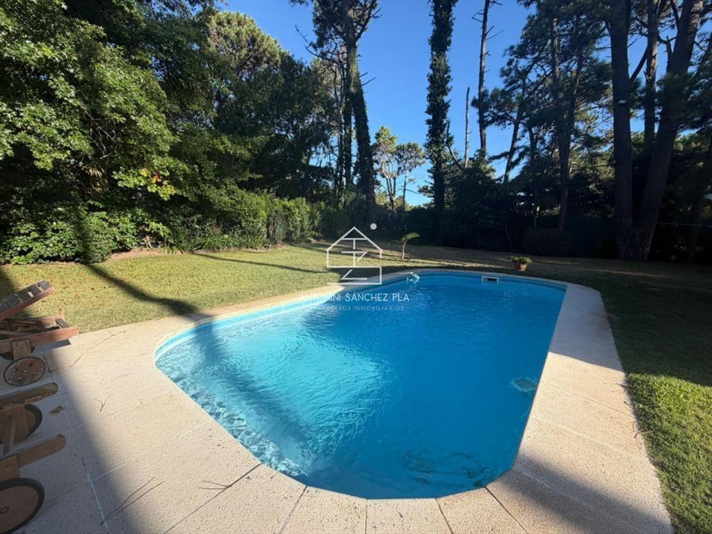 Casa en Alquiler anual Punta del este 3 dormitorios San Raf