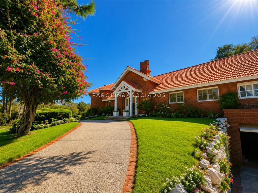 ESPECTACULAR CASA EN EL GOLF DE 5 DORMITORIOS EN