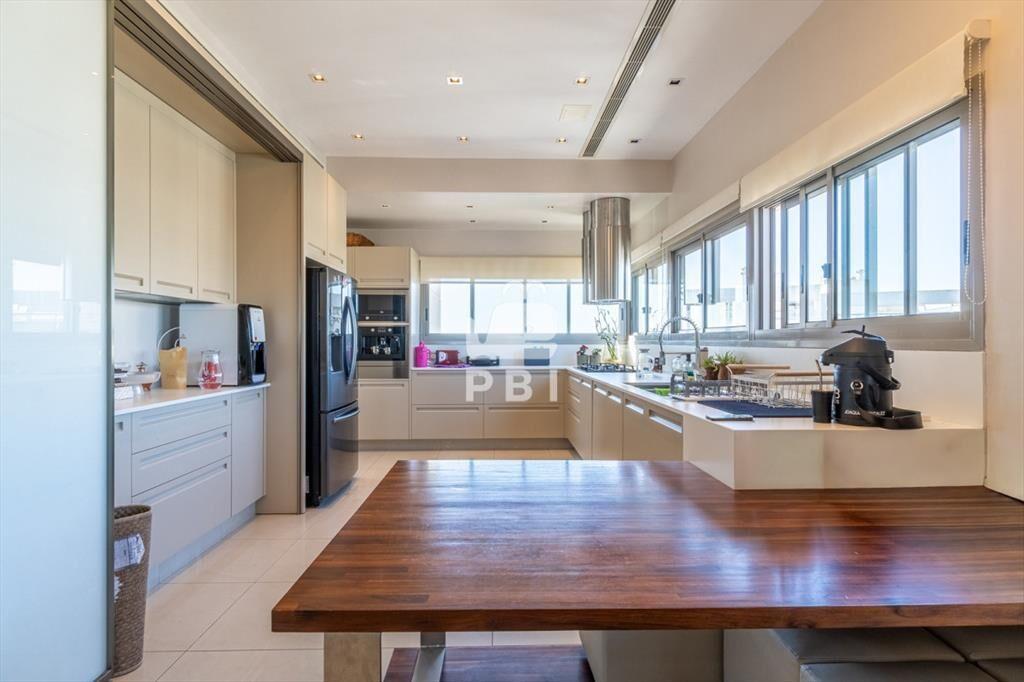 Penthouse premium frente al mar en Playa Brava: y