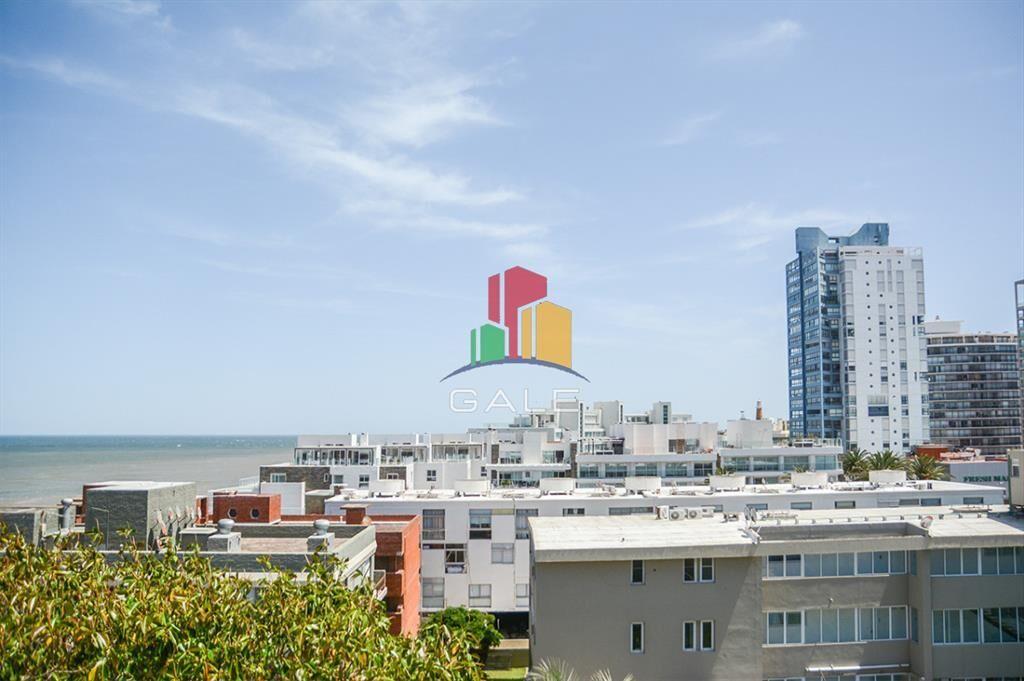 Departamento de 3 dormitorios con terraza con en