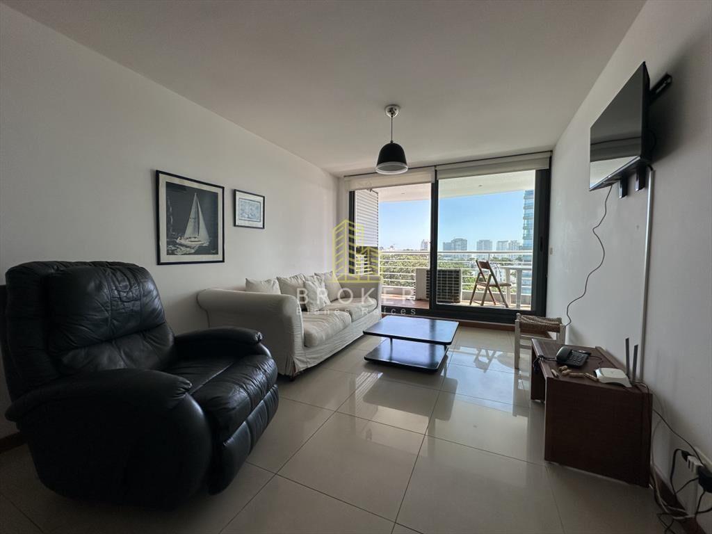Venta de departamento de dos dormitorios en 360,
