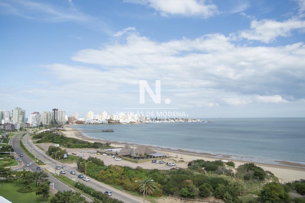 Departamento de 3 suites en venta, en el edificio