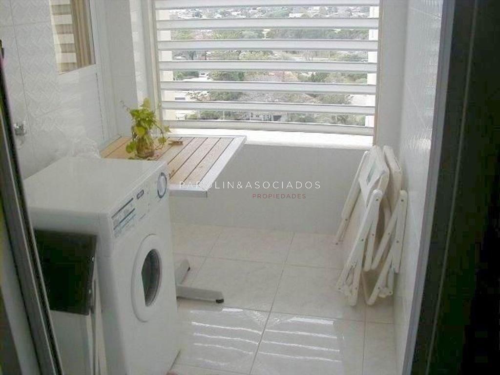 Apartamento de 3 dormitorios en Coral Tower, del