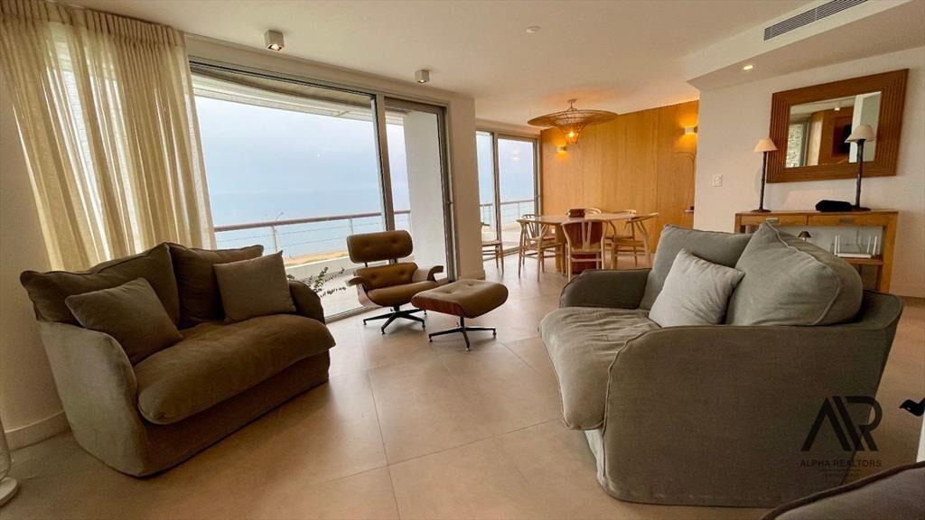 Venta Penhouse 4 dormitorios primera línea