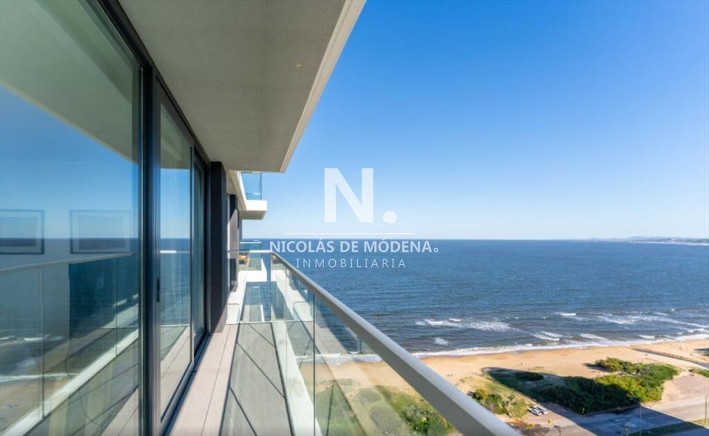 En venta apartamento de 3 dormitorios con vista