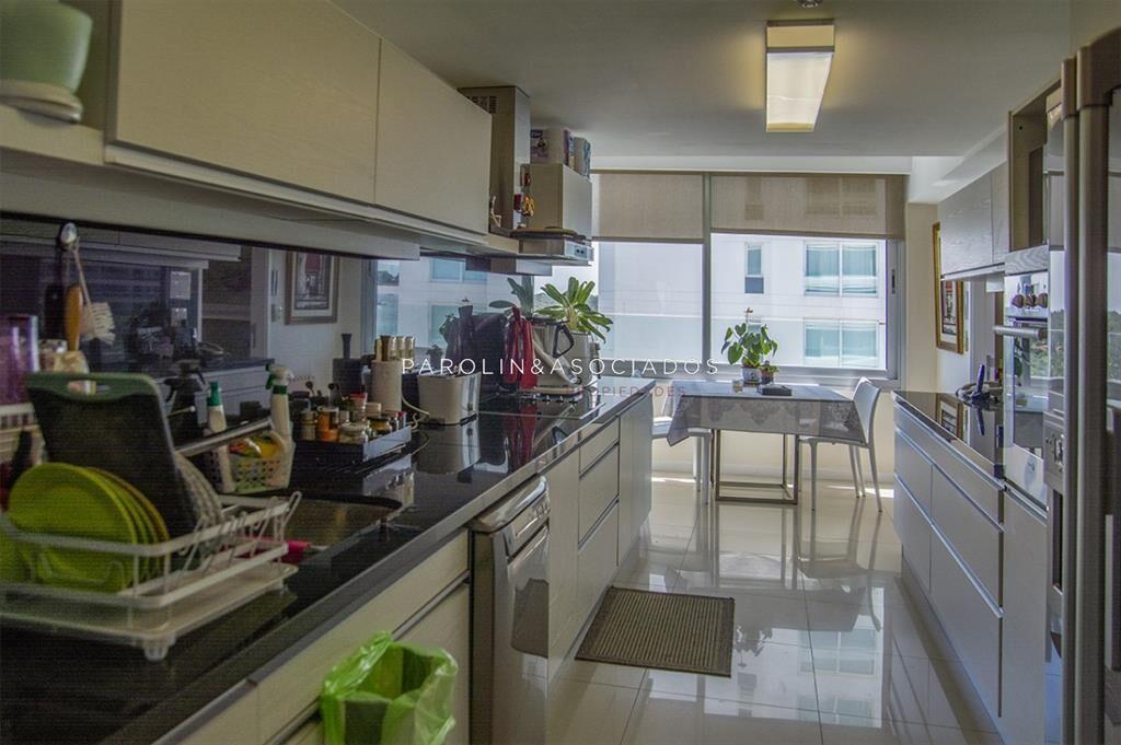 Espectacular apartamento en venta frente a playa Brava - Ti