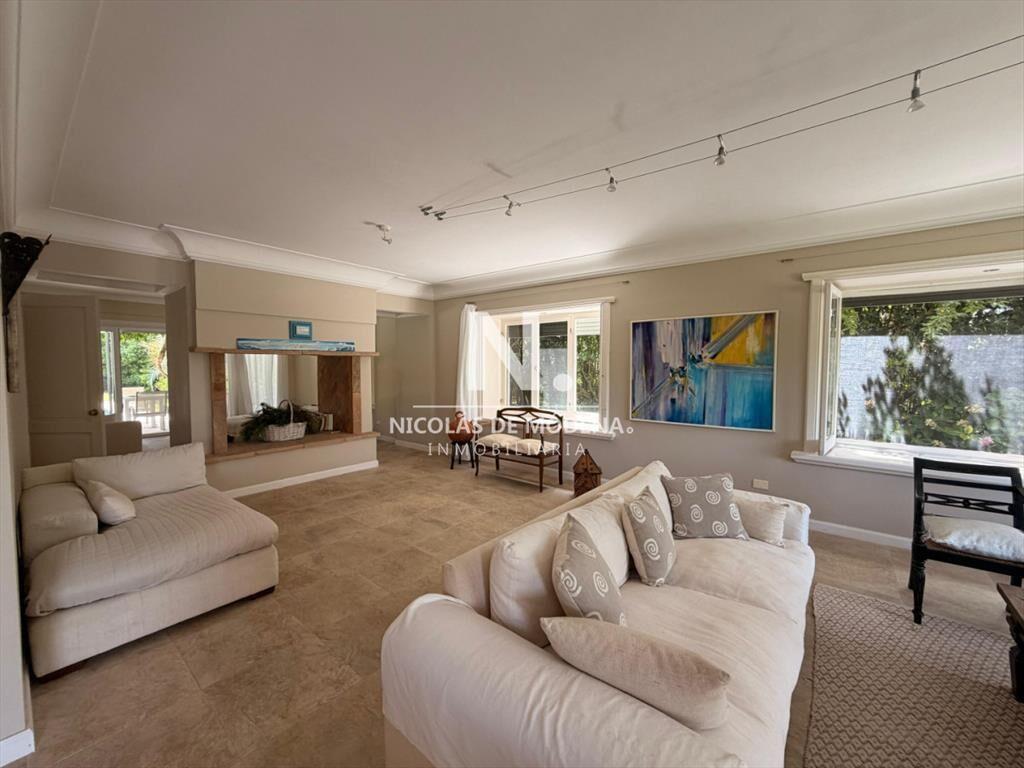 Casa en Venta de 5 dormitorios en el Golf , Punta del este
