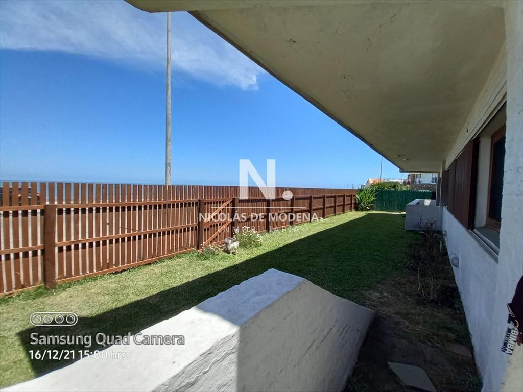 Vende casa en excelente estado, reciclada. De 6