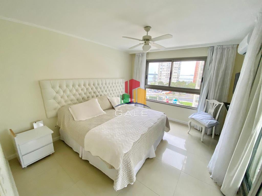 Apartamento en Brava, 4 dormitorios *
