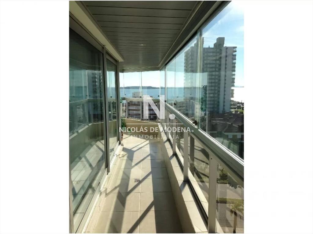 Venta Apartamento de 3 dormitorios en zona Mansa,