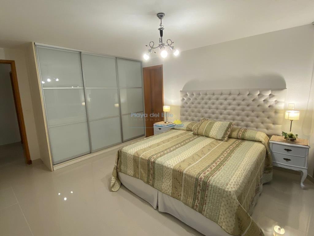 Apartamento de 3 dormitorios en venta en primeras