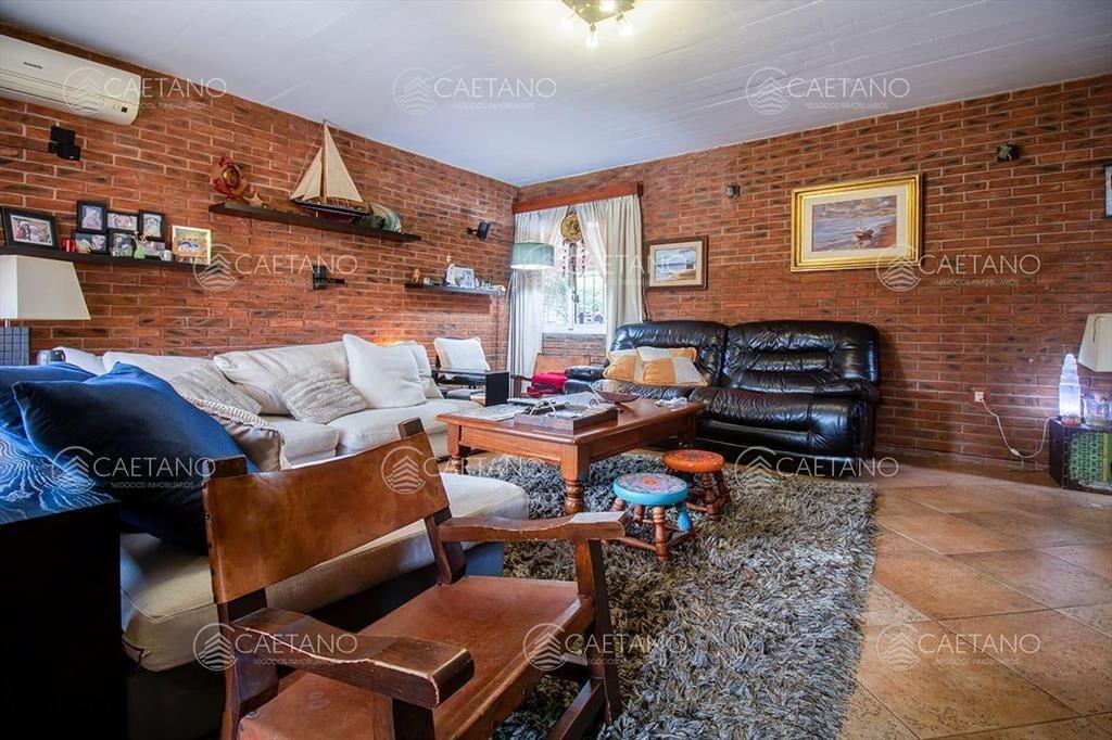 Venta Casa - 4 Dormitorios + Pileta y Parrillero