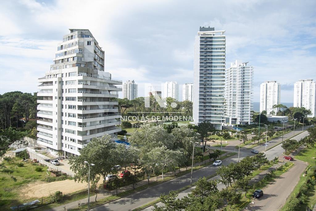 Apartamento de 3 dormitorios en Ocean Drive a metros de Pl