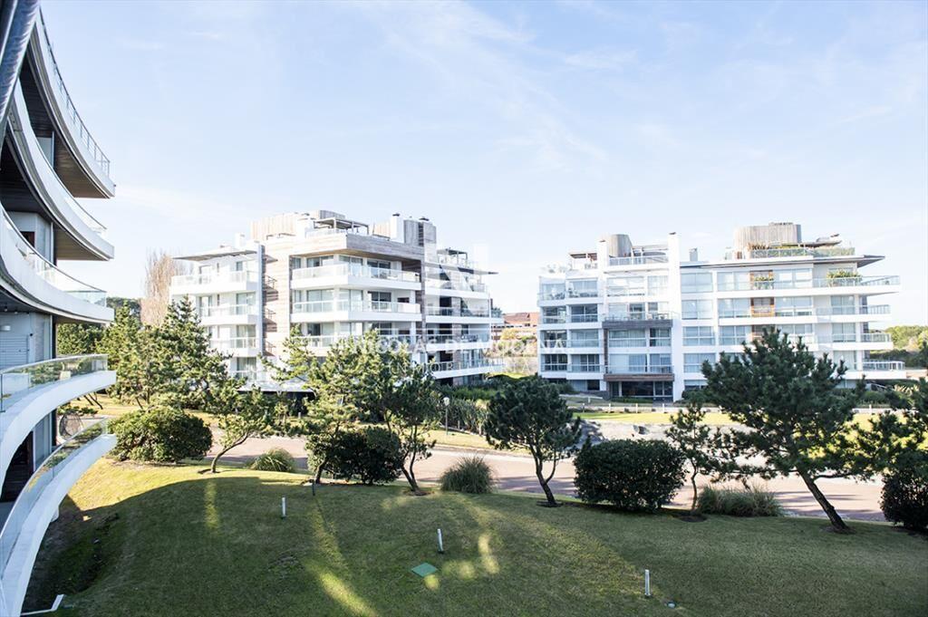 Apartamento de 3 dormitorios en Rincon del indio,