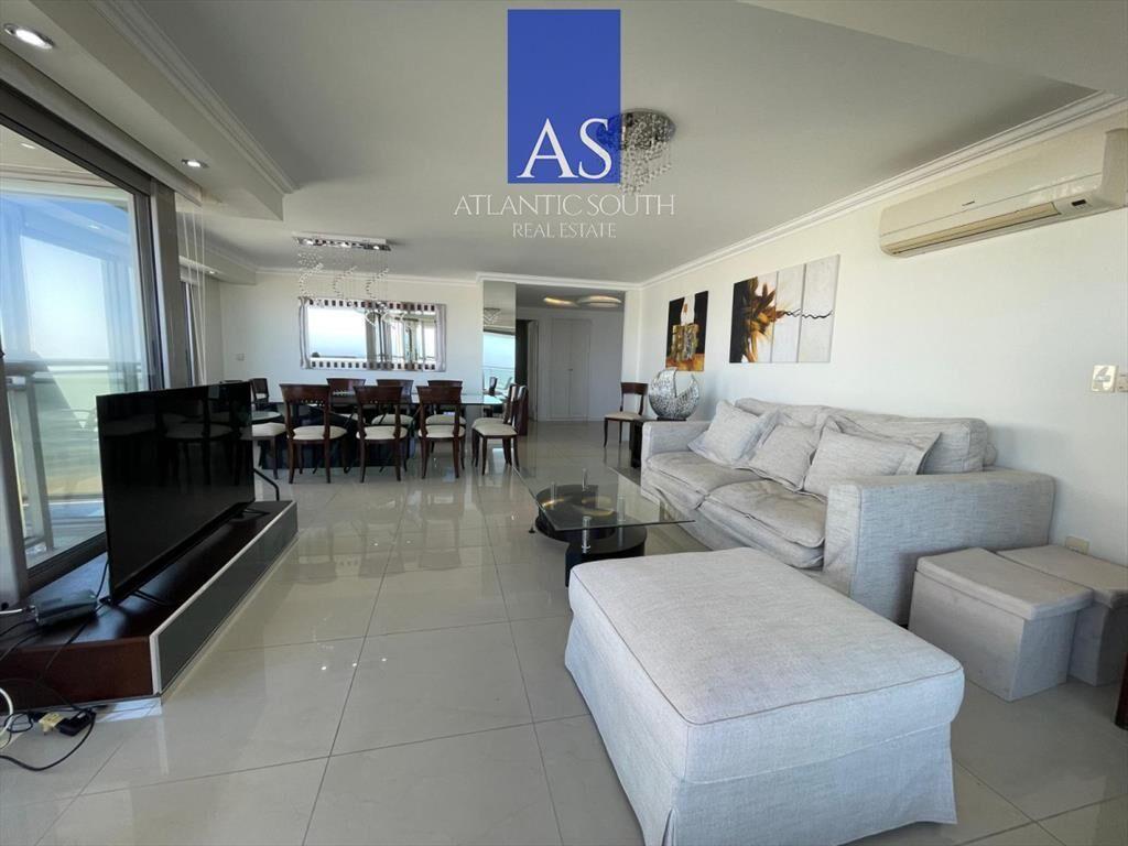 Apartamento de 3 dormitorios mas servicio primera