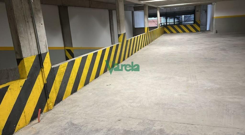 Venta Parking y Posibilidad de 7 Apartamentos