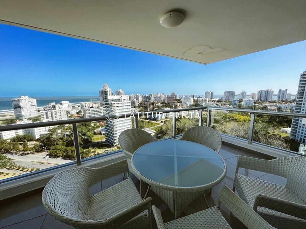 Brava, piso alto en One de 3 dormitorios en suite