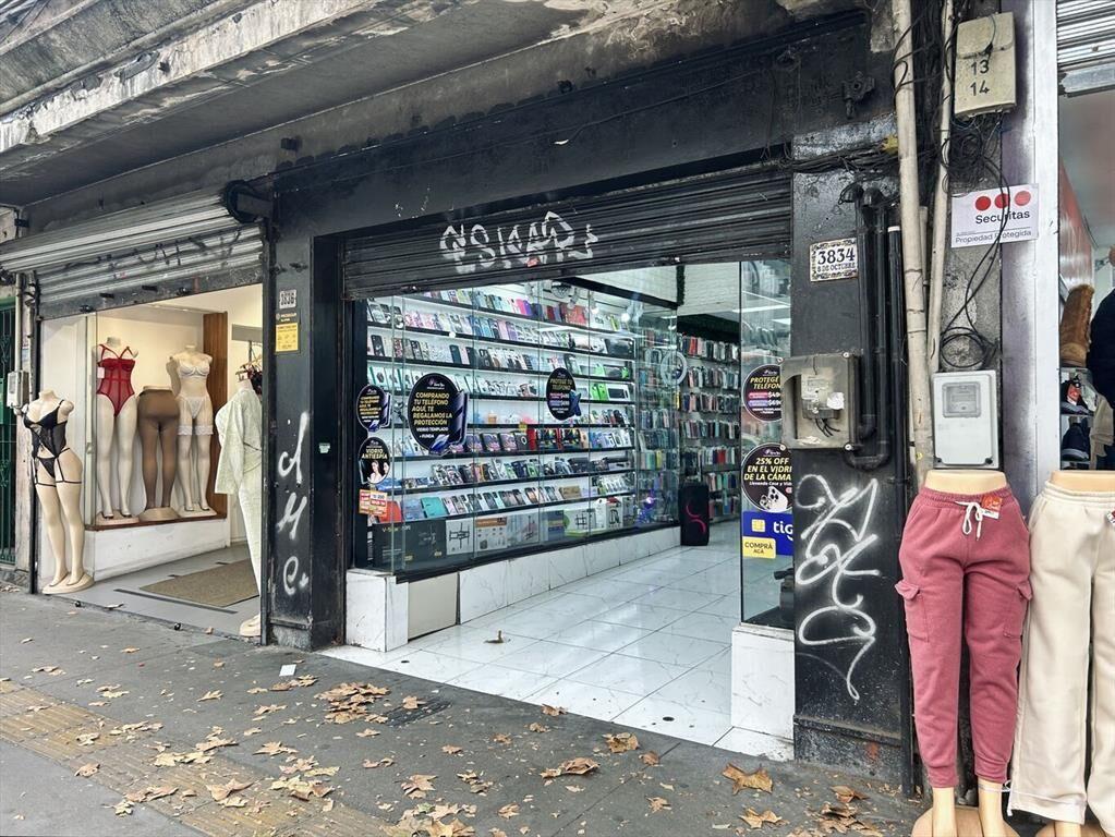 Local comercial en venta con renta sobre Av 8 de octubre