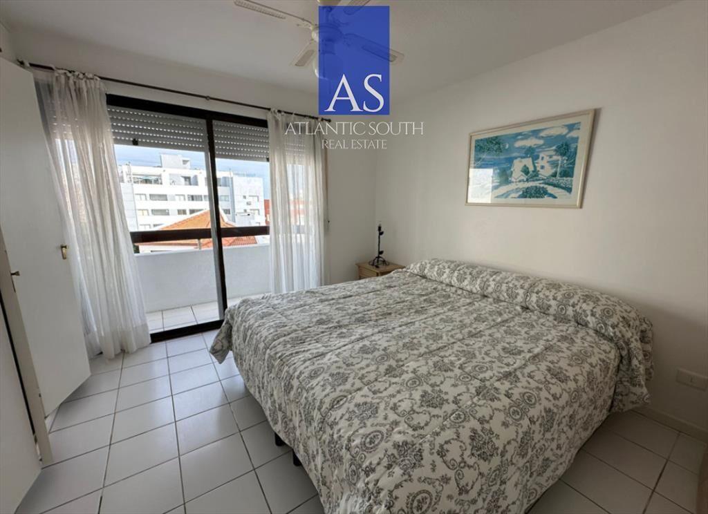Apartamento de 1 dormitorio con vista al mar en
