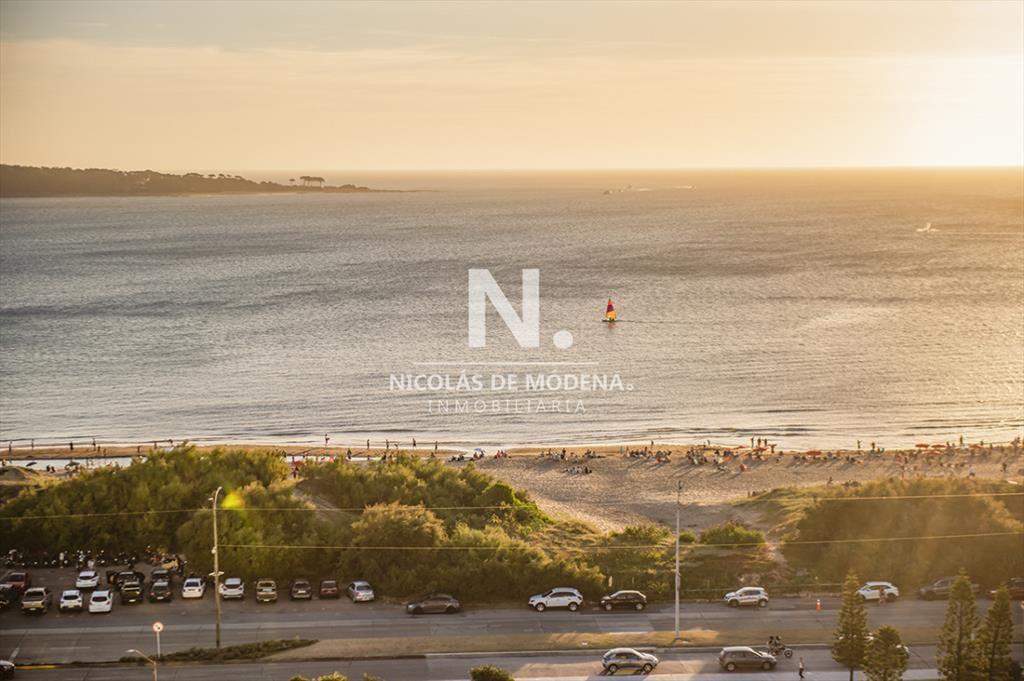 Le jardin de 3 dormitorios, playa mansa, frente