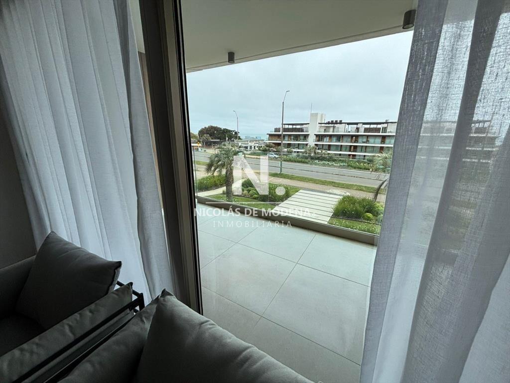 Vende apartamento en Manantiales frente al mar de