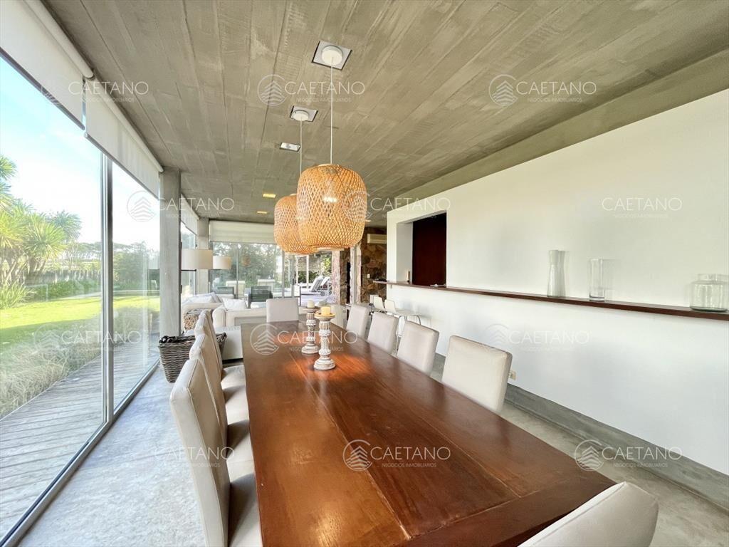 Venta Casa 5 dormitorios 4 baños - Vista al Mar