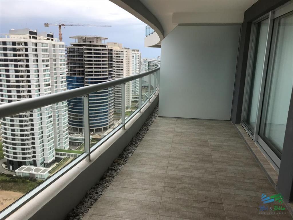 Para brillar en la Parada 10 de Playa Brava - de