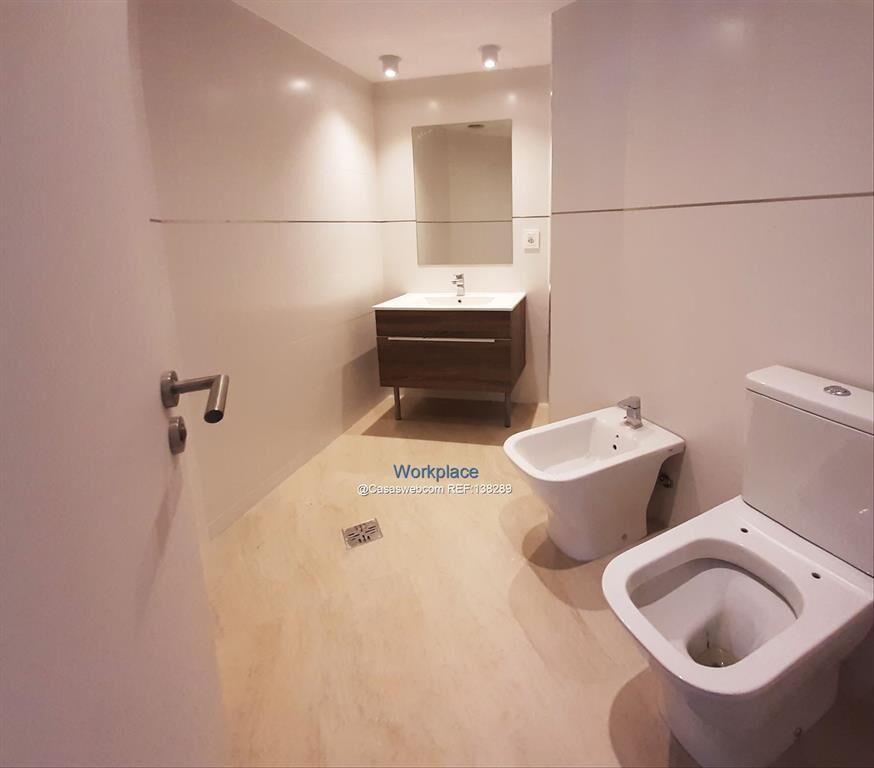 VENTA CON RENTA- OFICINA PUNTA CARRETAS - FRENTE AL GOLF