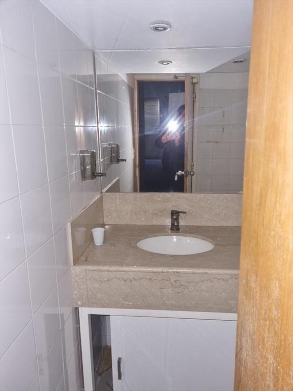 Oficina - Misiones y Cerrito, 357 m2 , planta entrepiso
