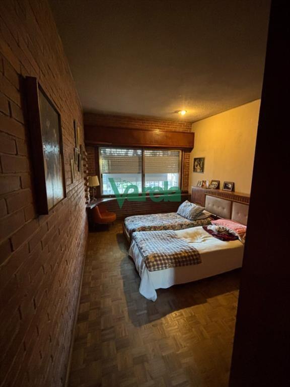 Venta de gran casa en parque Batlle de 5 dormitorios