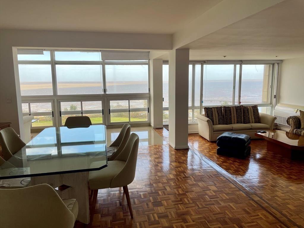 Venta Apartamento 3 dormitorios 2 garages Rambla Punta Car