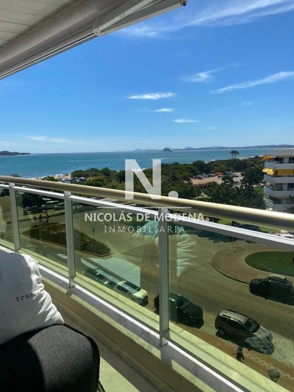 Departamento de 3 dormitorios en venta en Coral