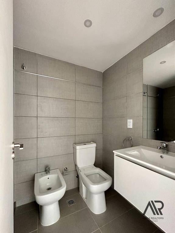 Venta Apartamento 2 Dormitorios Con Renta, Cochera Y Bal...