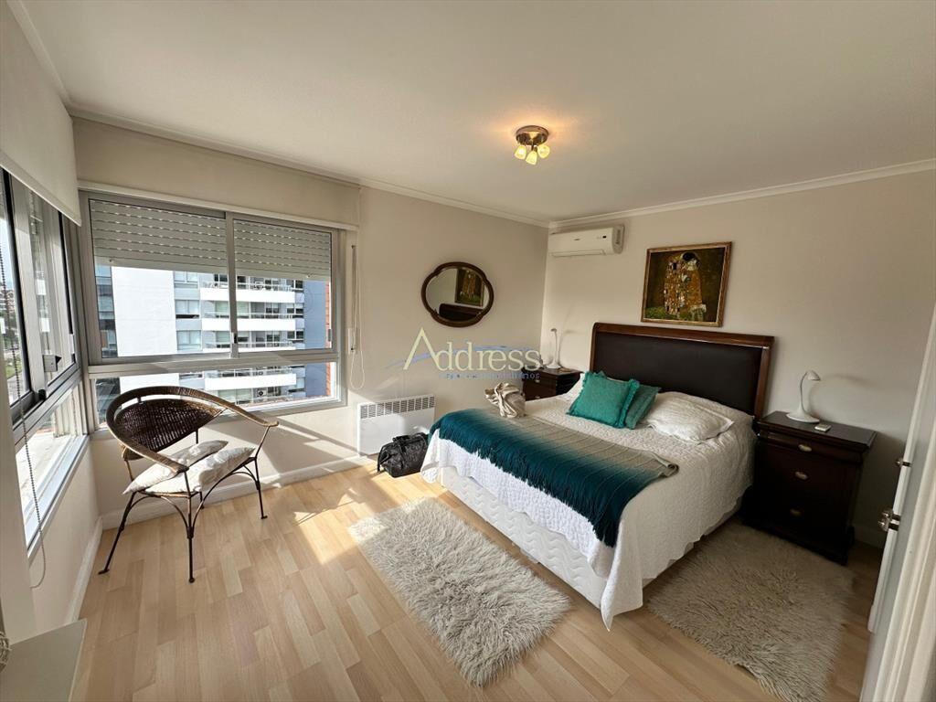 Apartamento de 2 dormitorios y medio en Playa ,