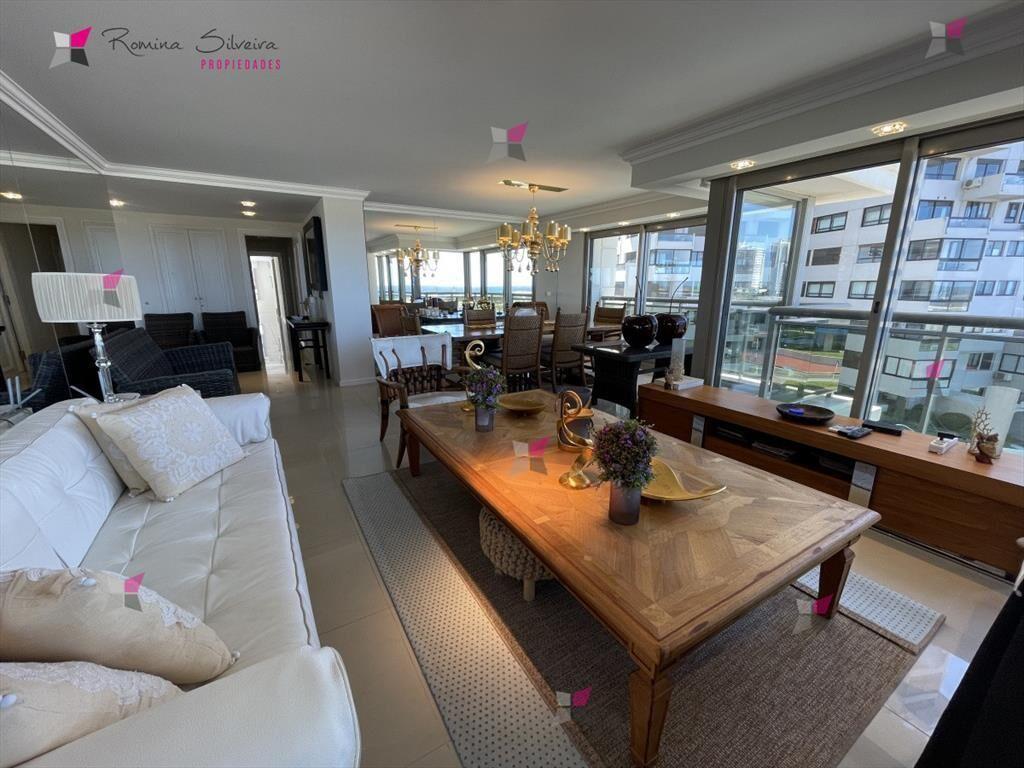 Apartamento en Brava, 3 dormitorios TORRE IMPERIALE