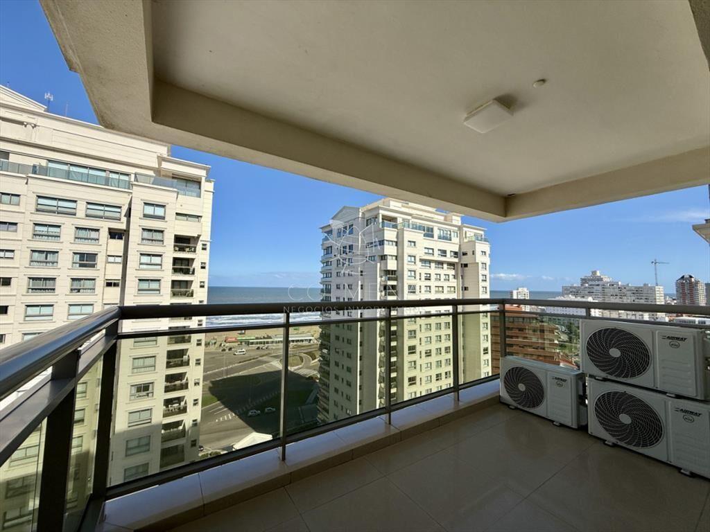 Espectacular unidad en edificio de Primera