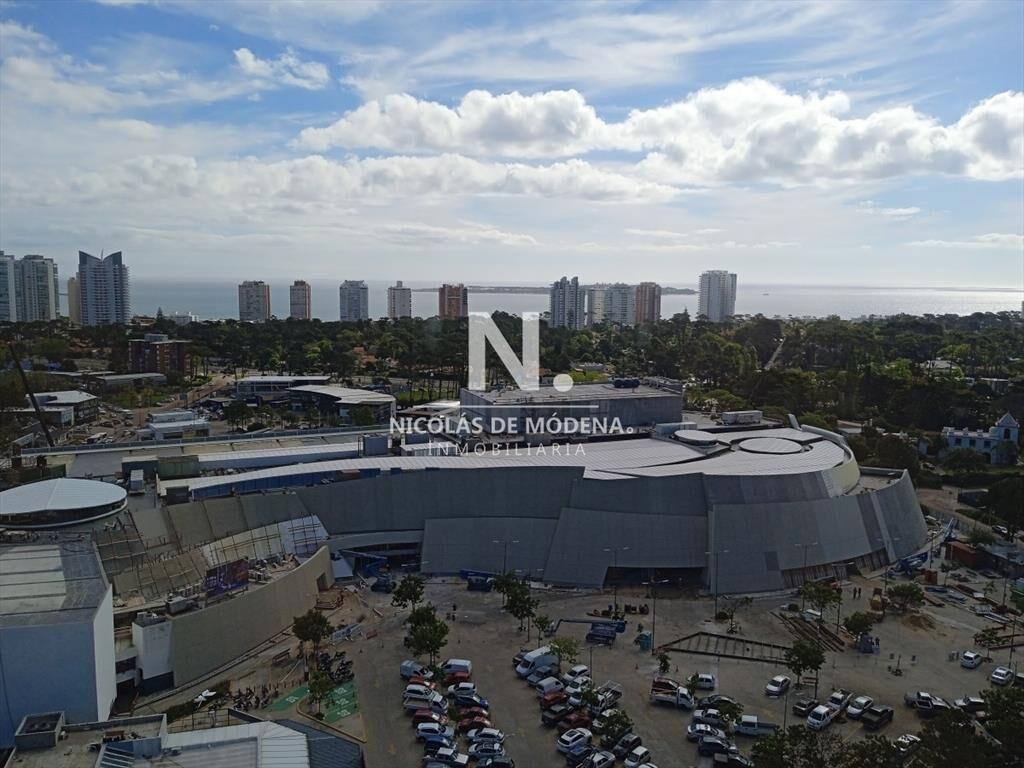 hermoso apto frente a shopping